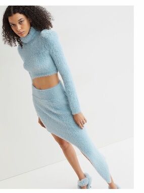 H&M Pastel Blue Asymmetrical Faux-Fur Set